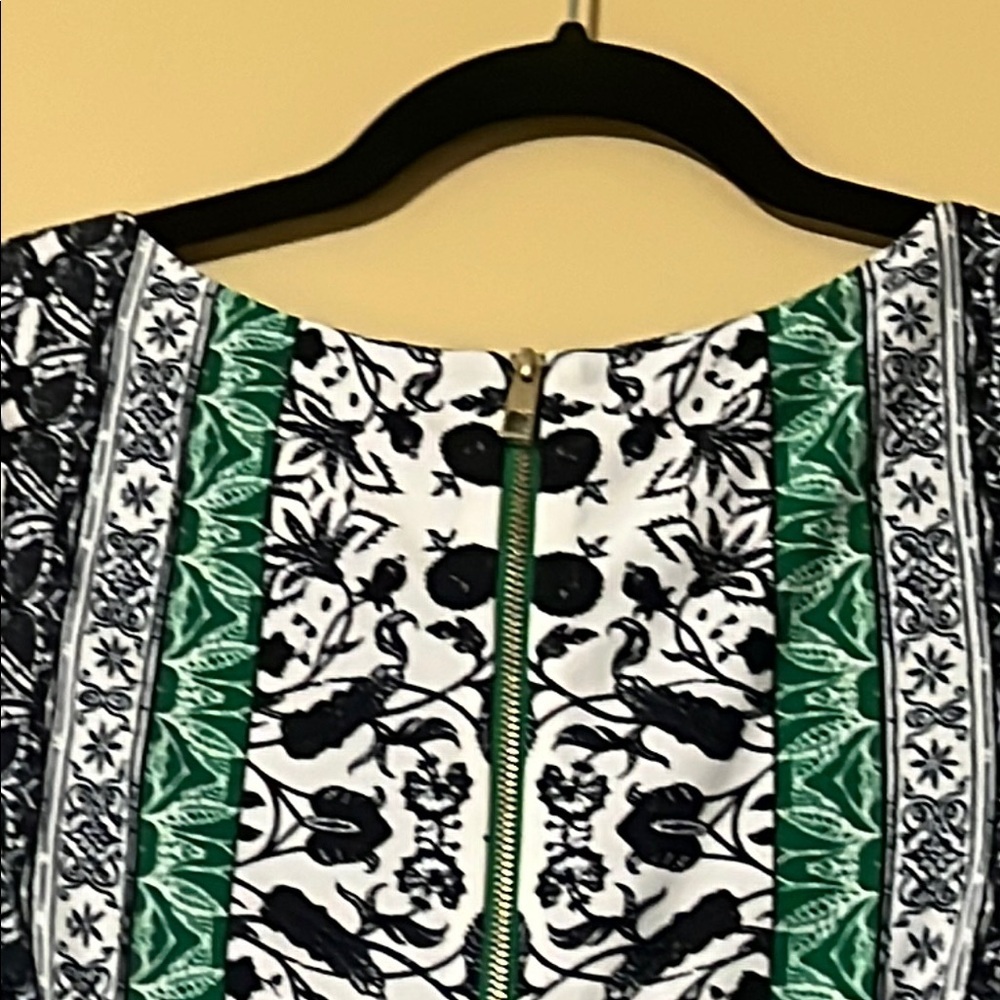 Vince Camuto White and Green Sheath Dress with Short Raglan Sleeves - Picture 5 of 13